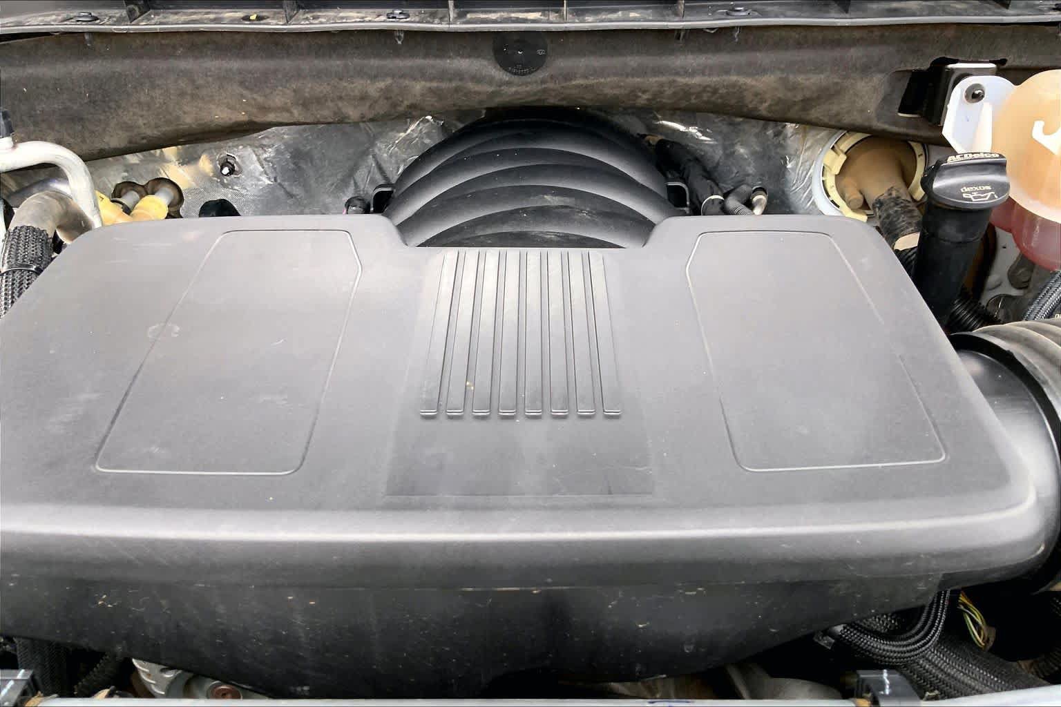 Used 2024 GMC Yukon XL AT4 w/ AT4 Premium Plus Package AWD/4WD image 33