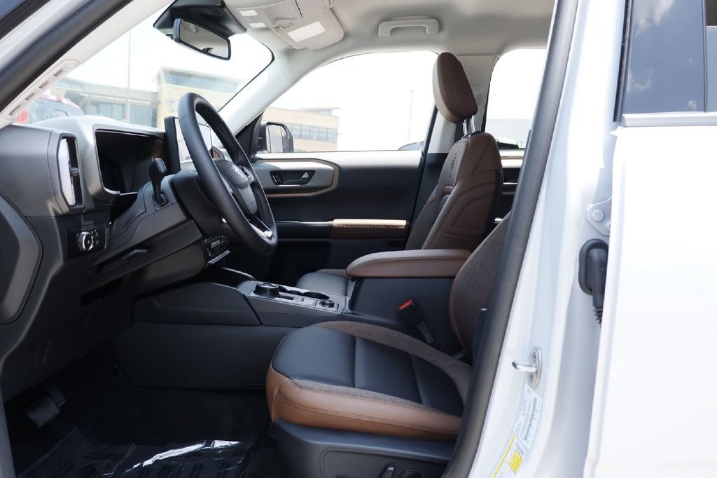 Certified 2026 Ford Bronco Sport Outer Banks w/ Outer Banks Tech Package+ AWD/4WD image 4