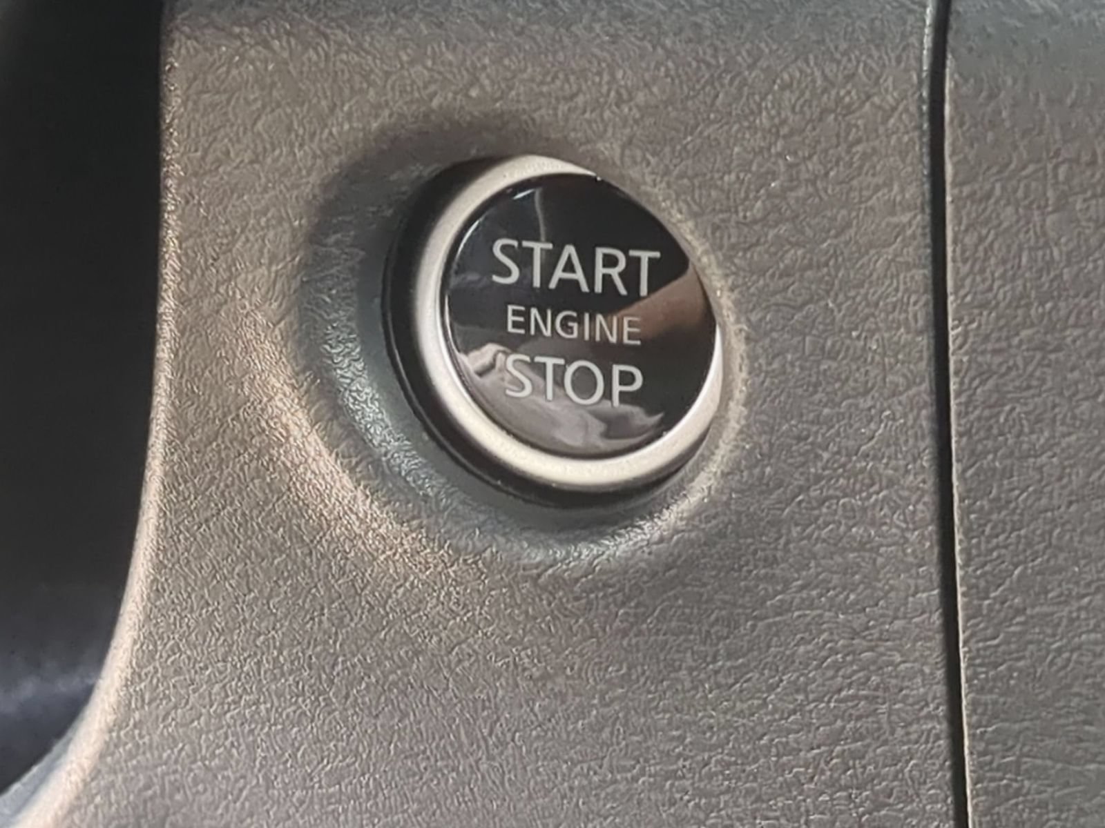 Used 2025 Nissan Frontier SL AWD/4WD image 26