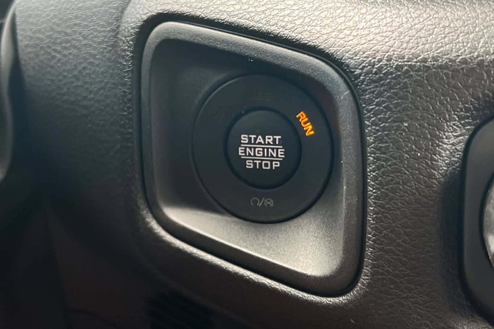 Used 2024 Jeep Wrangler Unlimited AWD/4WD image 22
