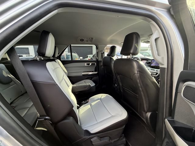 Certified 2021 Ford Explorer XLT w/ Equipment Group 202A RWD image 16