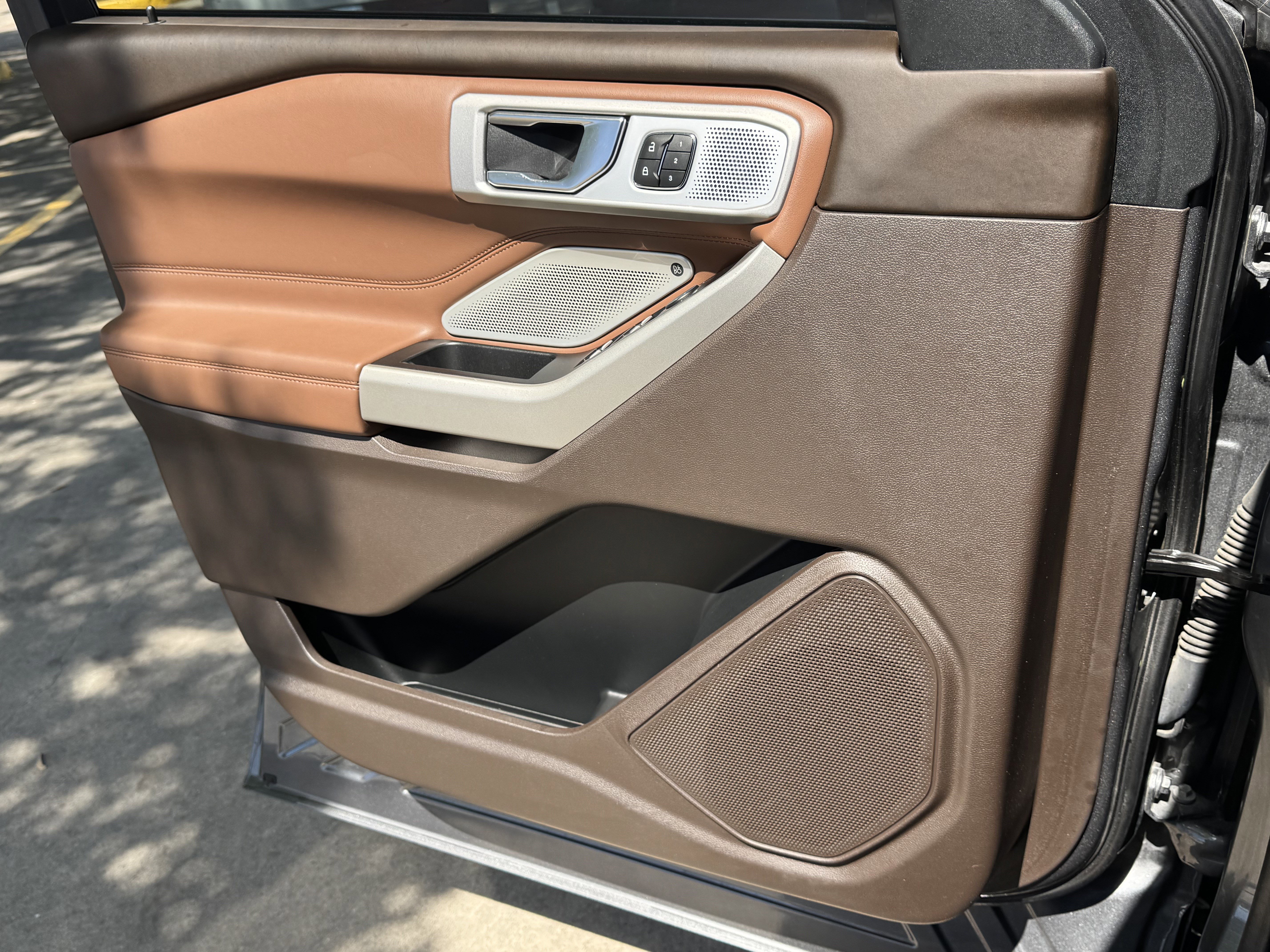 Certified 2022 Ford Explorer King Ranch w/ Technology Package image 26