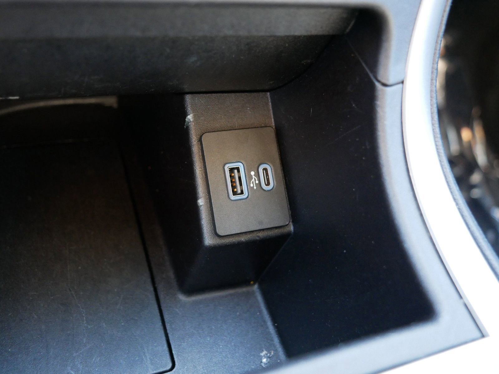 Certified 2023 Ford Edge SEL image 28