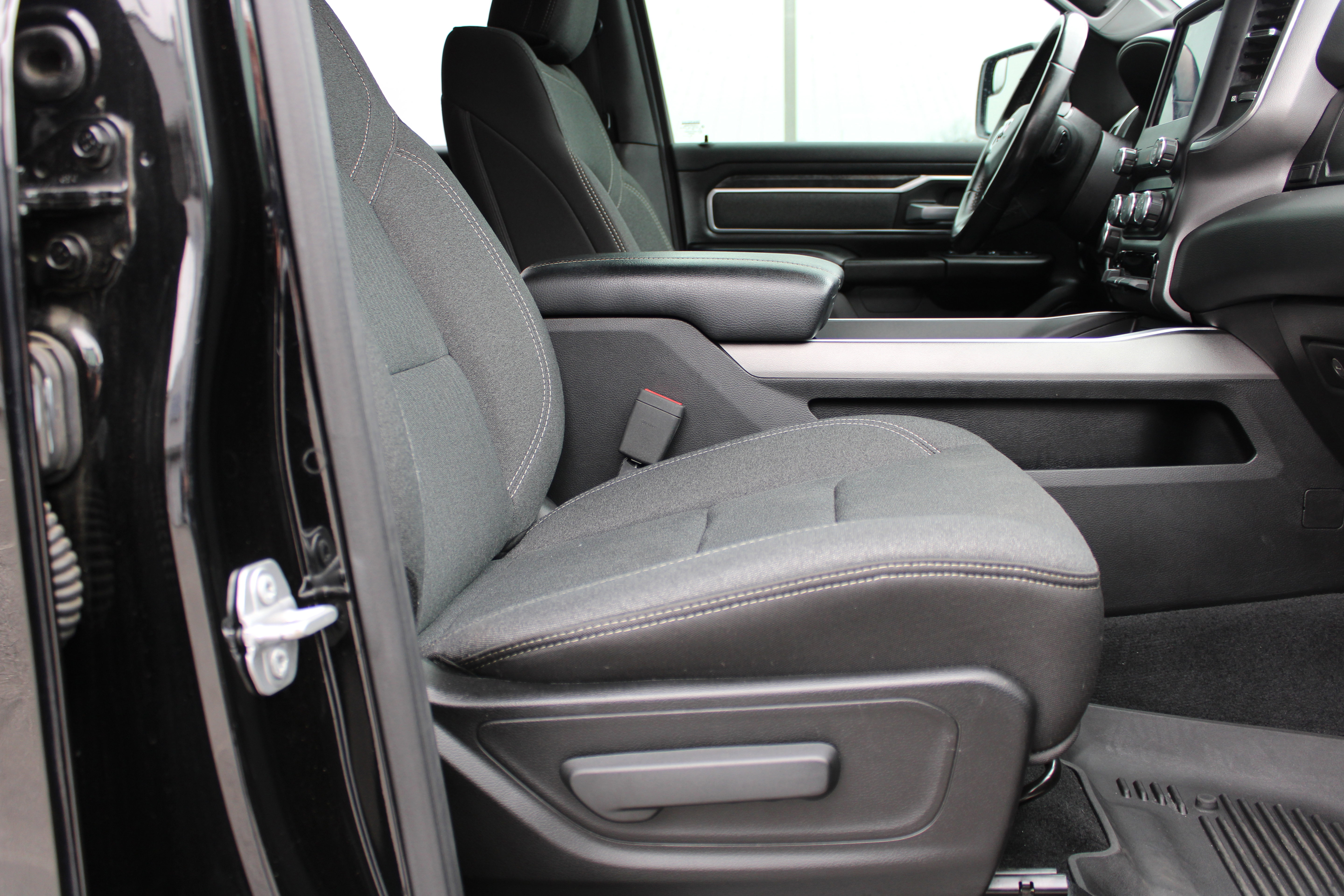 Used 2019 RAM 1500 Big Horn image 17