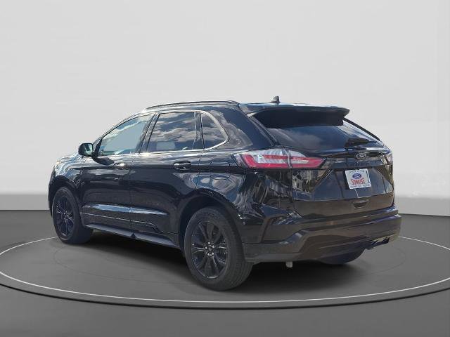 Certified 2024 Ford Edge SE w/ Black Appearance Package image 2