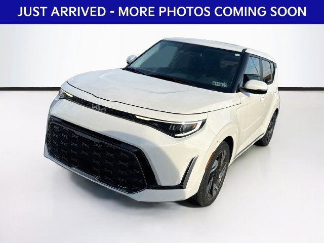 Used 2023 Kia Soul GT-Line w/ GT-Line Technology Package FWD image 3