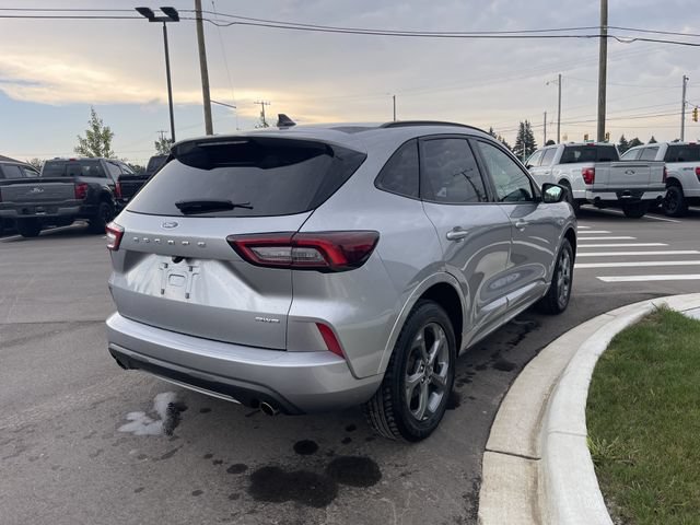 Certified 2024 Ford Escape ST-Line AWD/4WD image 5