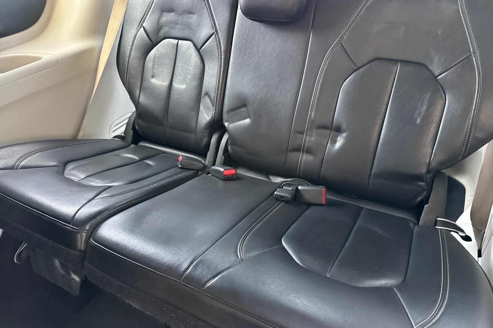 Used 2022 Chrysler Pacifica Touring-L FWD image 19