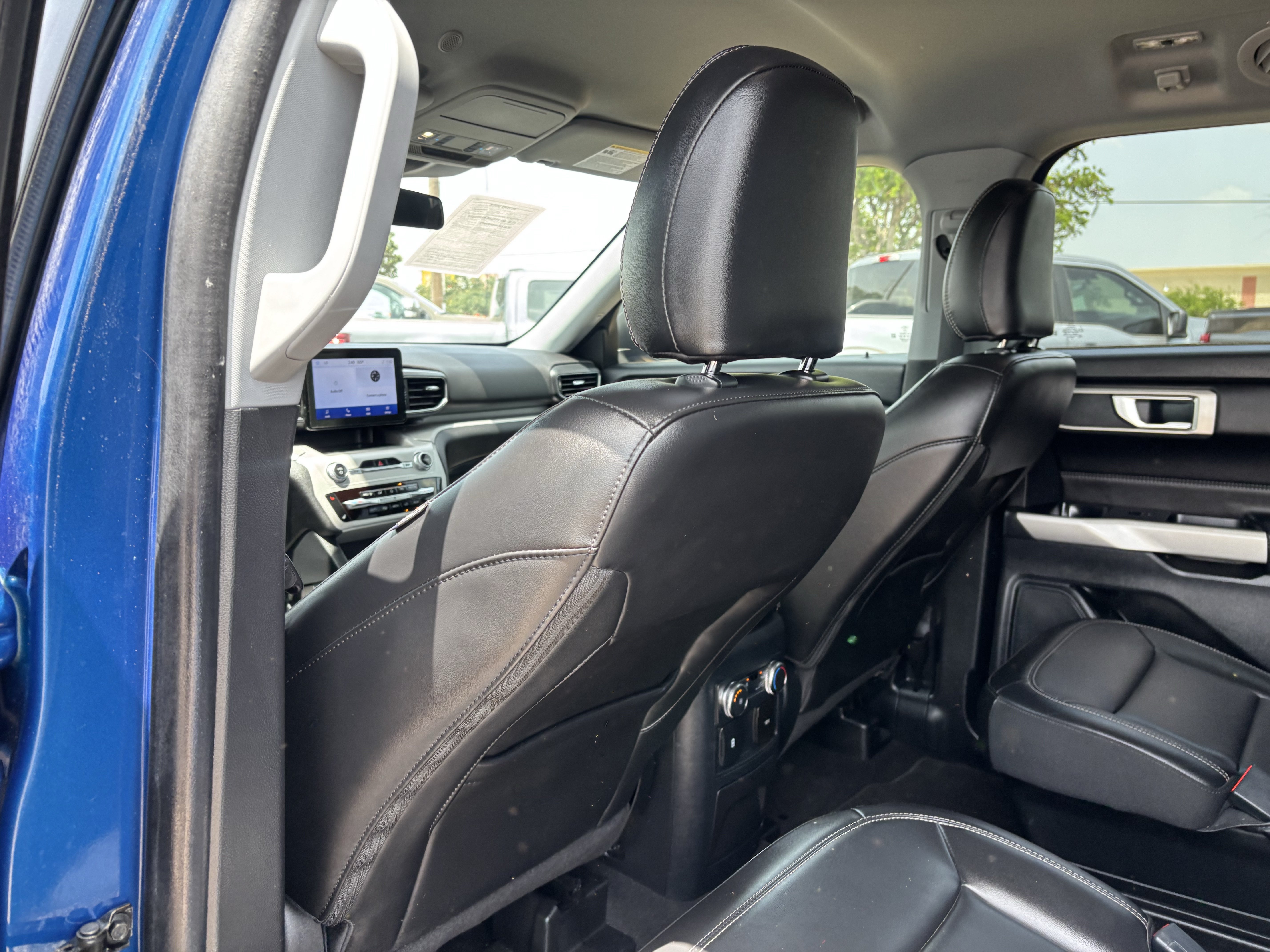 Certified 2022 Ford Explorer XLT w/ Equipment Group 202A RWD image 19