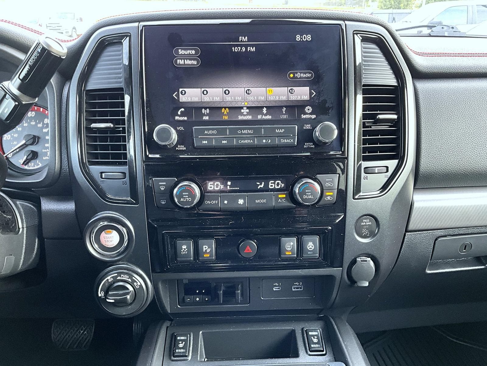 Used 2021 Nissan Titan PRO-4X w/ Pro-4x Convenience Package AWD/4WD image 14