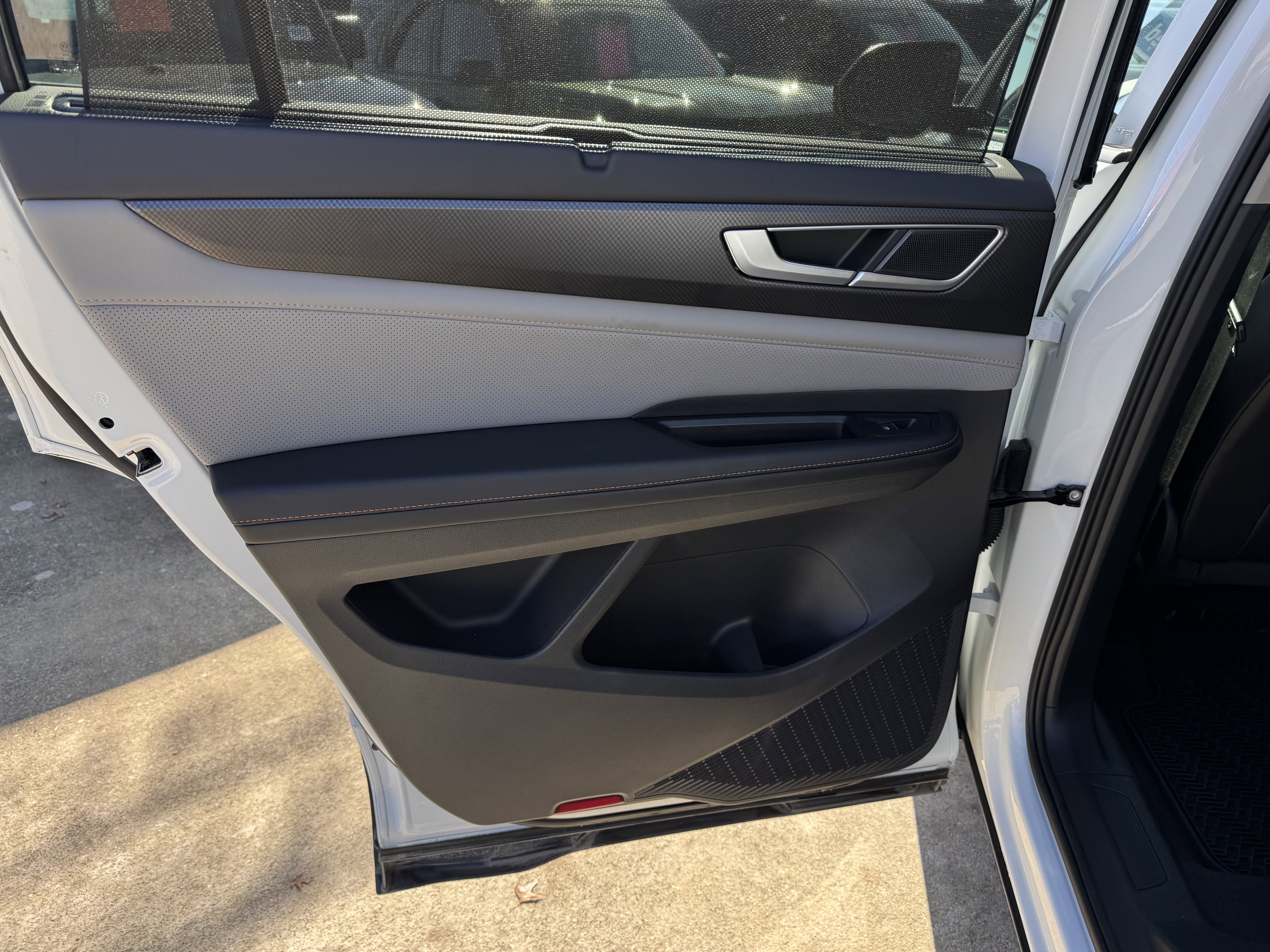 Used 2024 Volkswagen Atlas Peak Edition SE image 18