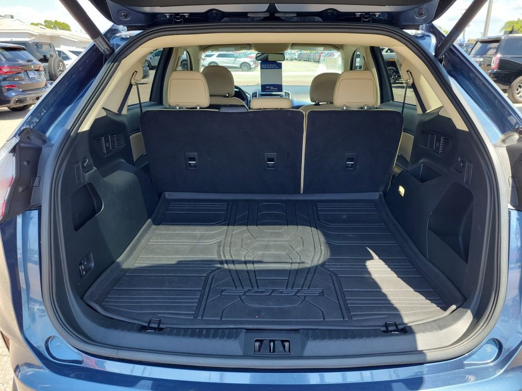 Certified 2019 Ford Edge SEL w/ Equipment Group 201A image 12