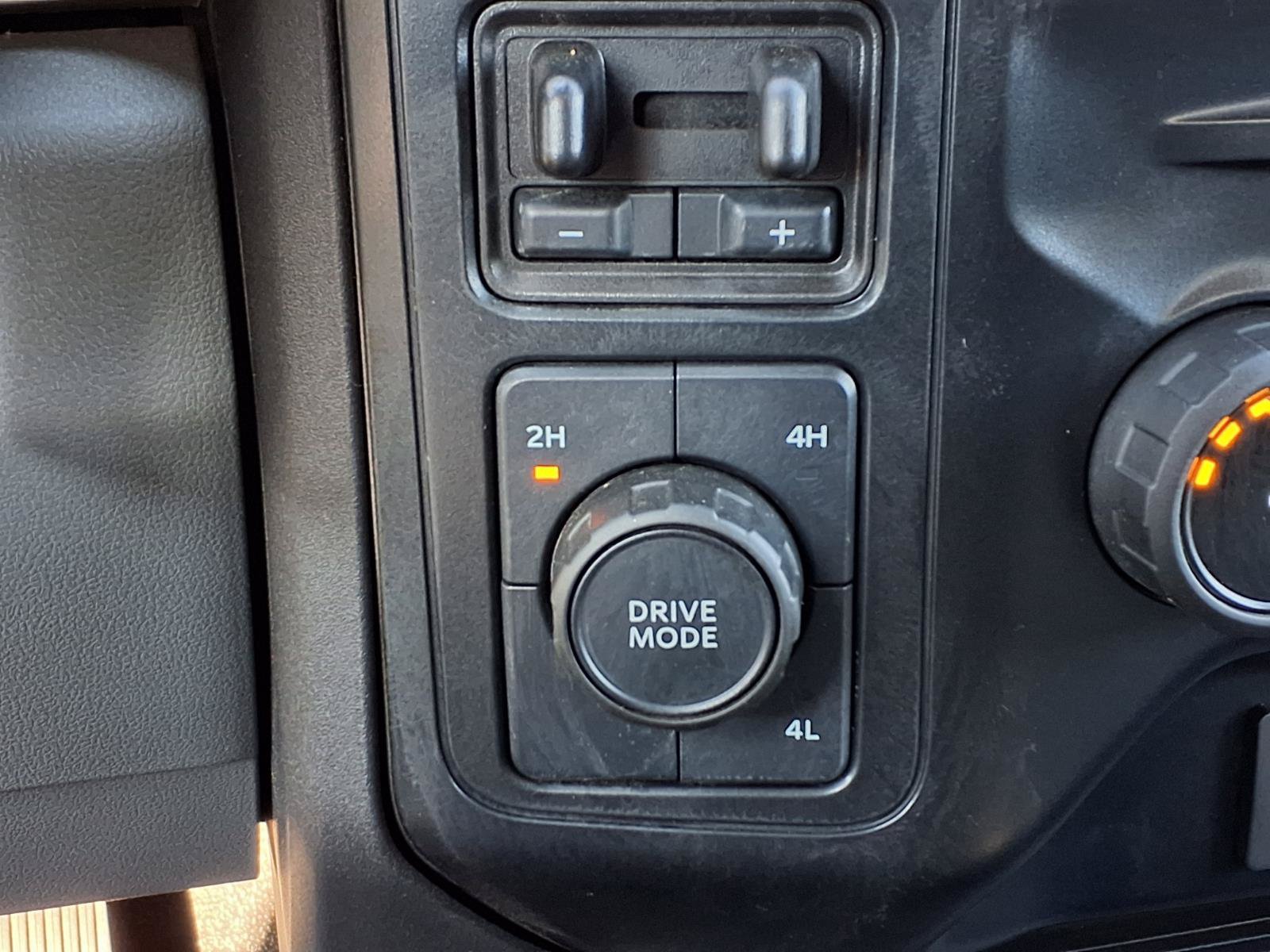 Certified 2024 Ford F350 XLT AWD/4WD image 13