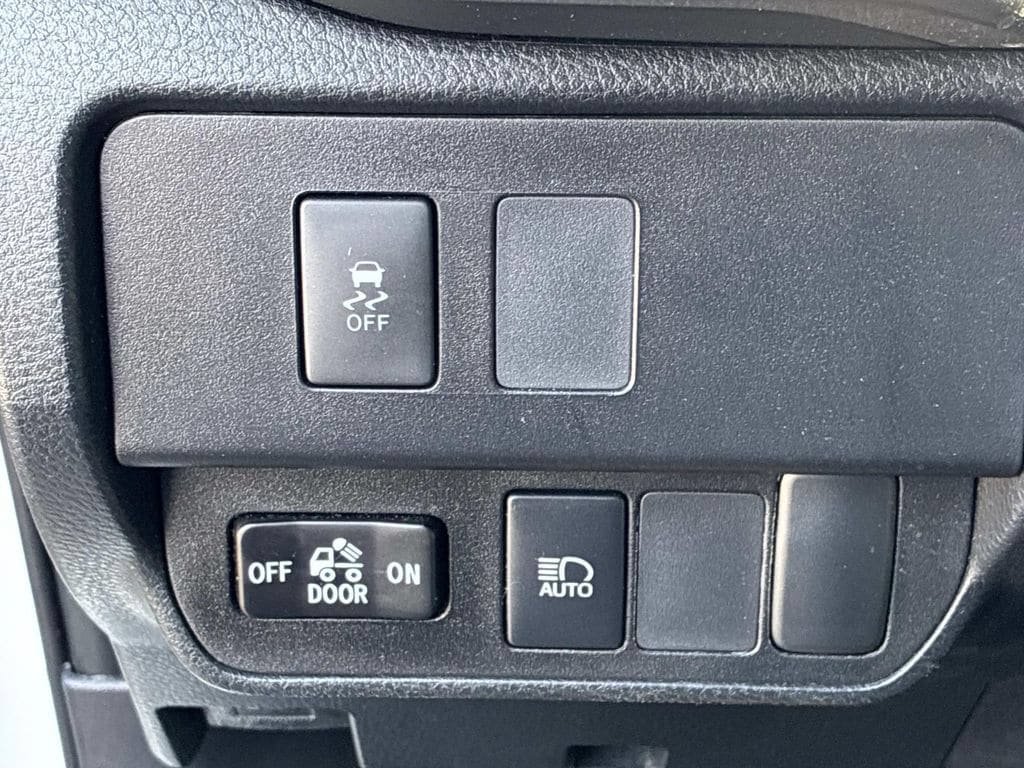 Used 2020 Toyota Tacoma SR5 AWD/4WD image 19