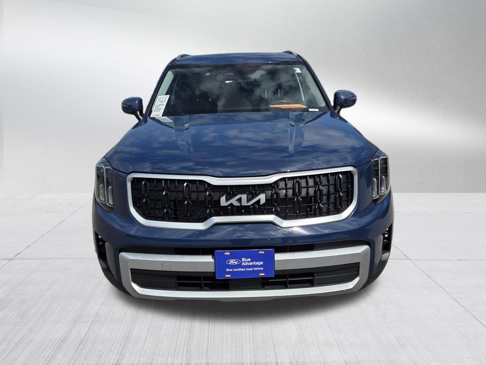Used 2024 Kia Telluride EX AWD/4WD image 2