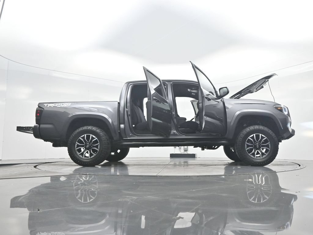Used 2022 Toyota Tacoma TRD Sport w/ Technology Package AWD/4WD image 44