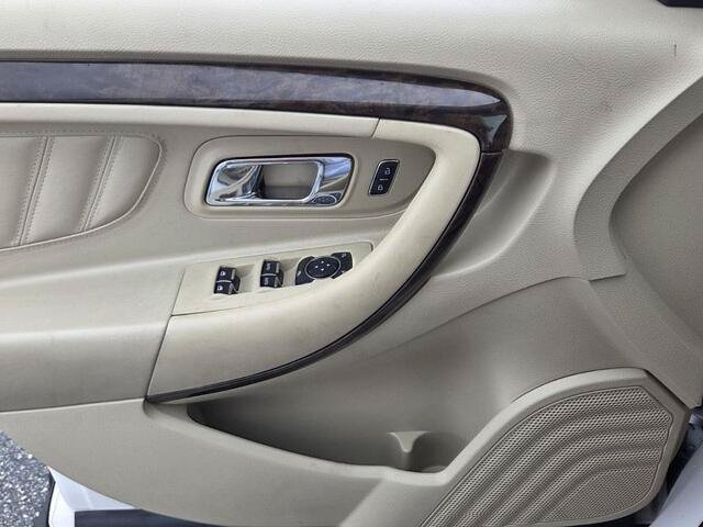 Certified 2019 Ford Taurus Limited FWD image 30