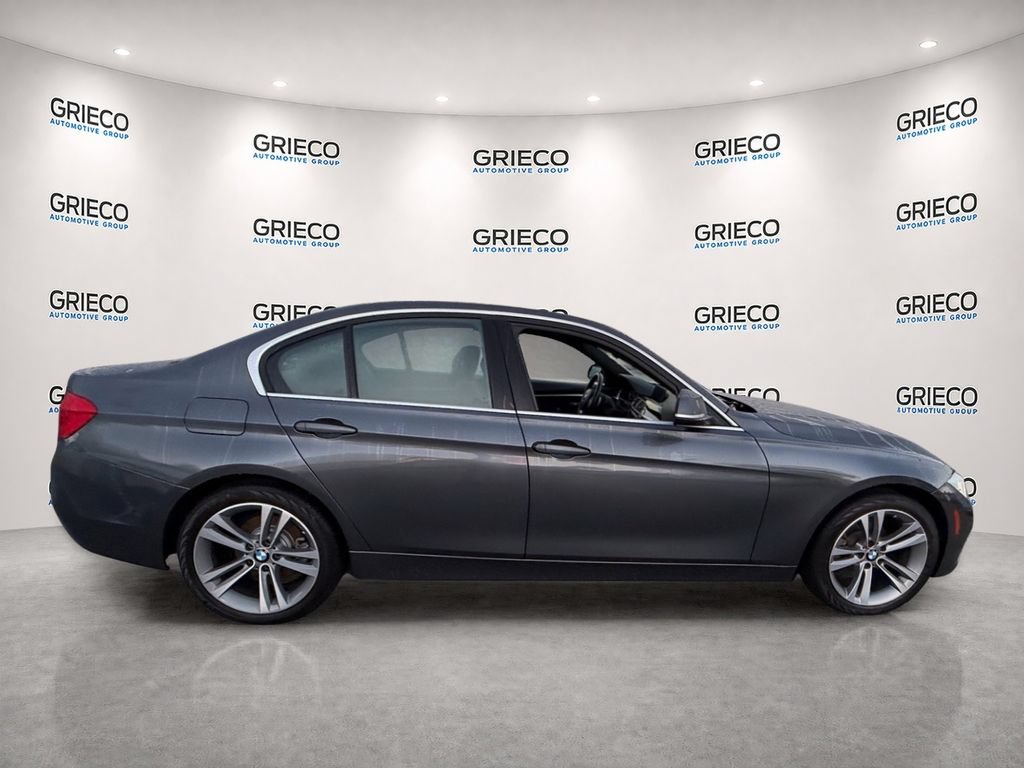 Used 2018 BMW 330i xDrive Sedan AWD/4WD image 8
