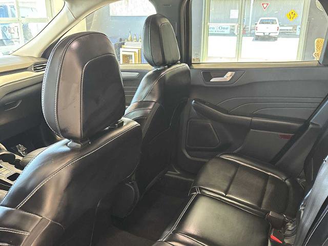 Certified 2024 Ford Escape Platinum AWD/4WD image 24