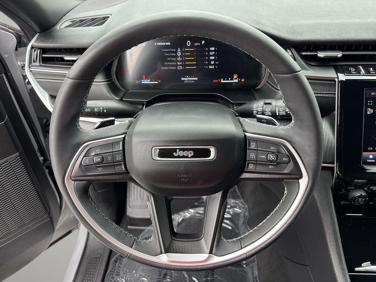 Used 2025 Jeep Grand Cherokee Laredo X w/ Luxury Tech Group I RWD image 29