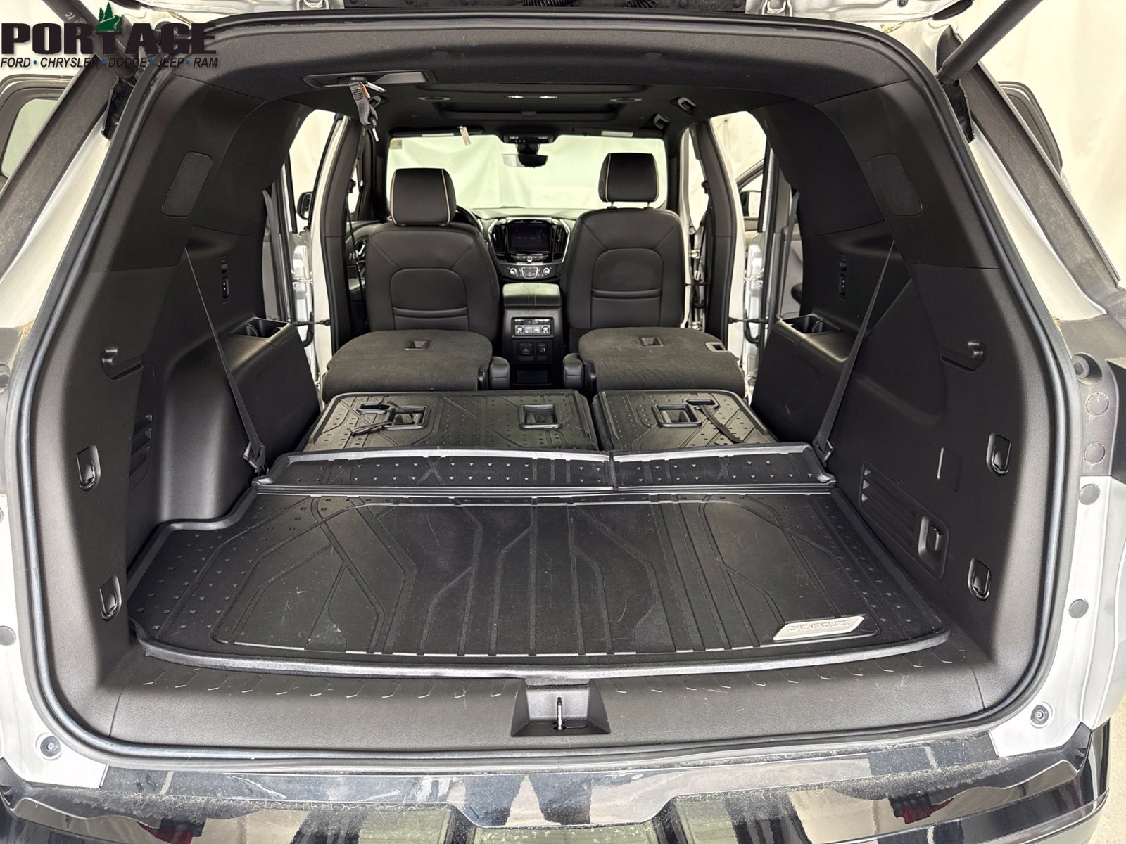 Used 2022 Chevrolet Traverse Premier w/ Redline Edition AWD/4WD image 43