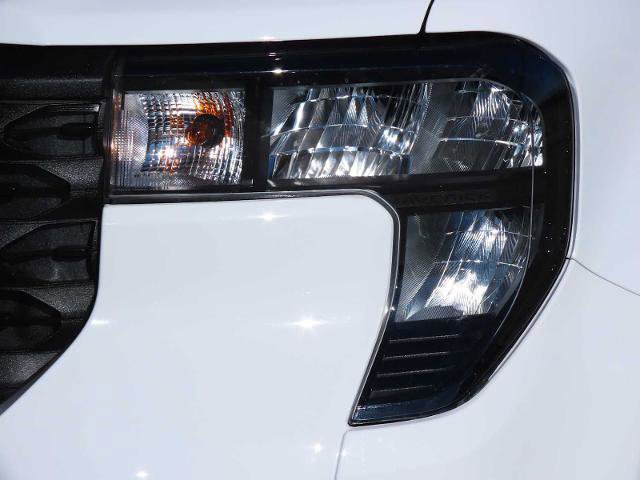 Certified 2025 Ford Maverick XLT w/ XLT Luxury Package image 9