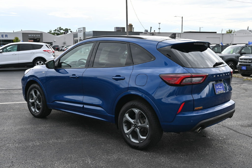 Certified 2023 Ford Escape ST-Line w/ Tech Pack #1 AWD/4WD image 11