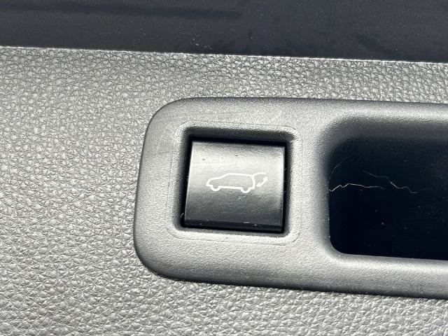 Used 2022 Toyota Highlander XLE AWD/4WD image 21
