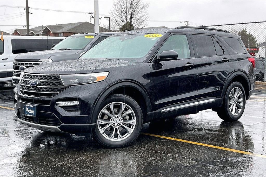 Certified 2022 Ford Explorer XLT w/ Equipment Group 202A image 10