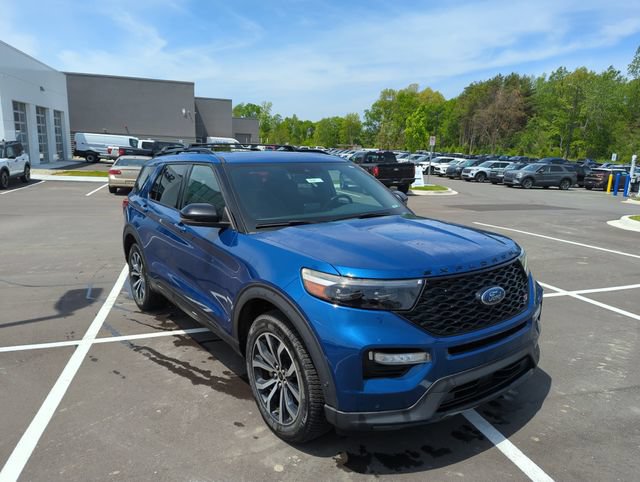 Certified 2020 Ford Explorer ST w/ Premium Technology Package AWD/4WD image 7