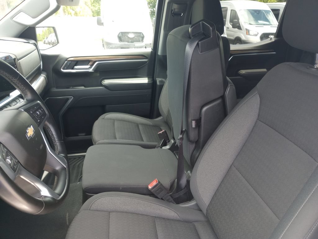 Used 2025 Chevrolet Silverado 1500 LT RWD image 12