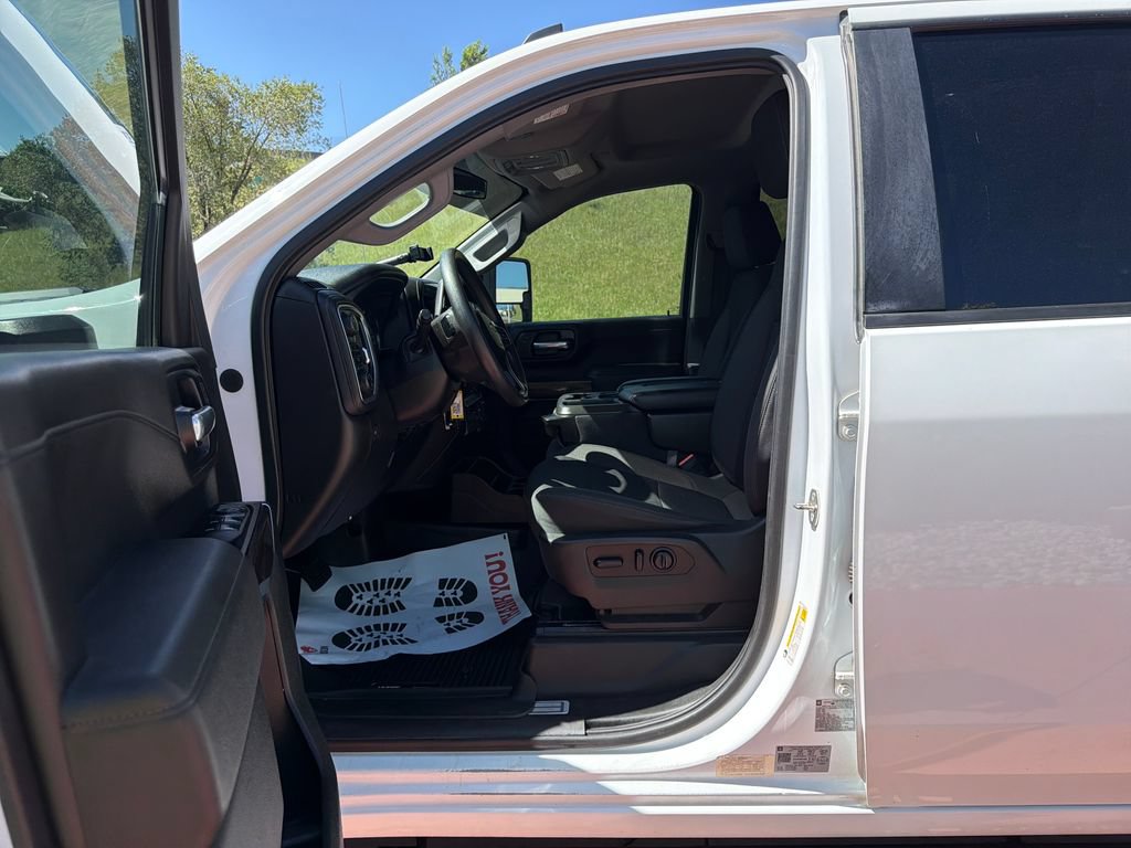 Used 2020 Chevrolet Silverado 3500 LT AWD/4WD image 11