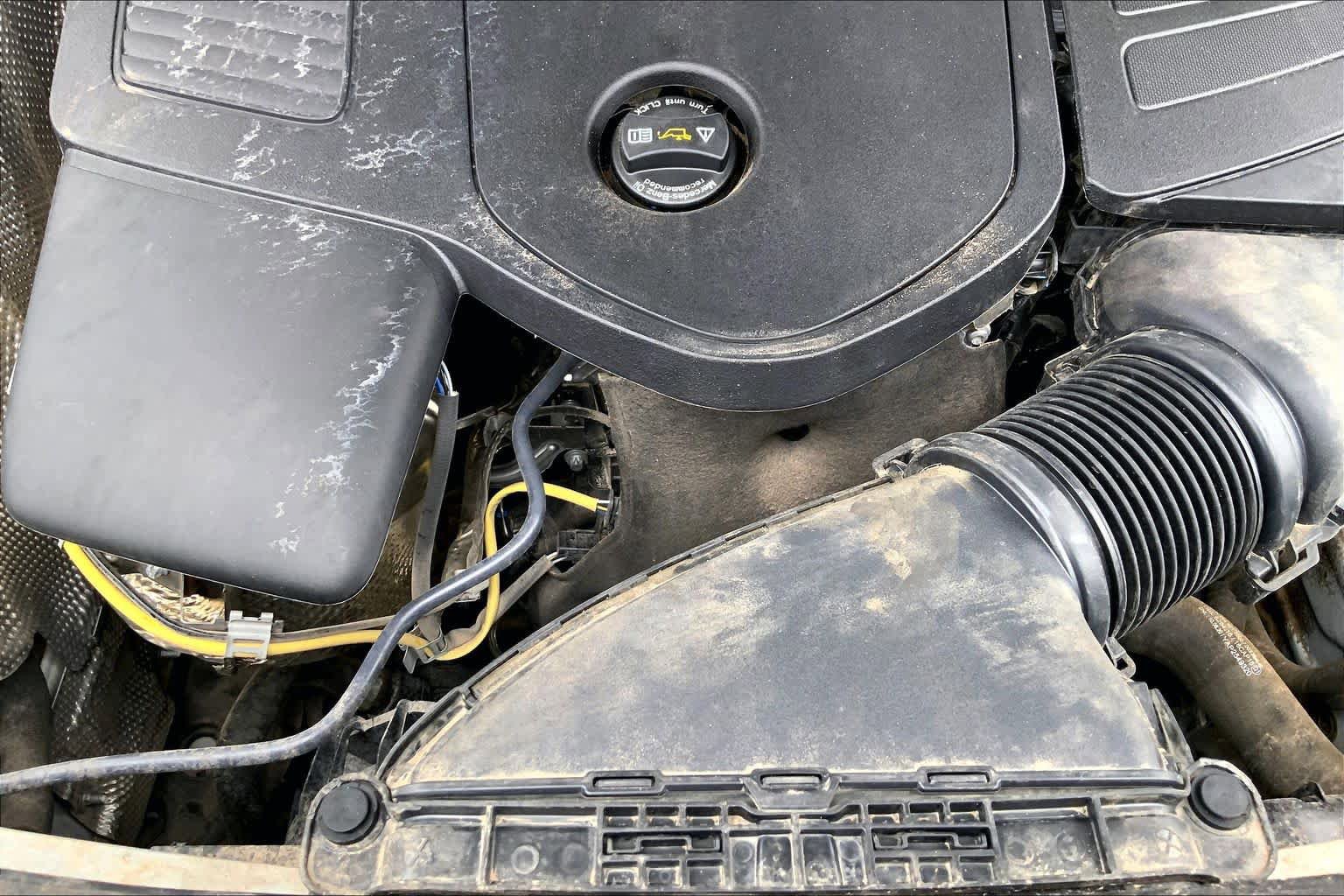 Used 2025 Mercedes-Benz GLC 300 4MATIC image 33