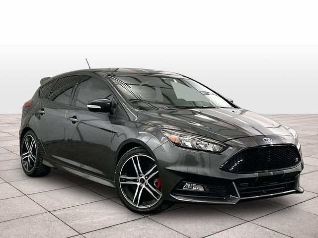 Certified 2017 Ford Focus ST FWD image 2