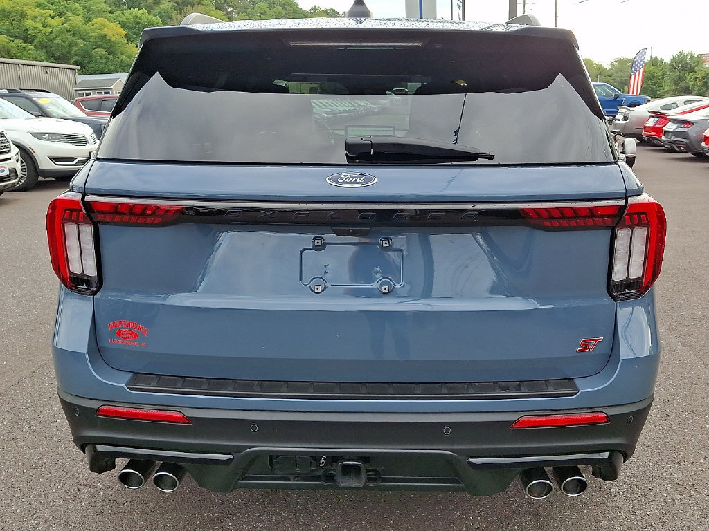 Certified 2025 Ford Explorer ST w/ Sun And Sound Package AWD/4WD image 9