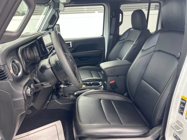 Used 2025 Jeep Gladiator Sport AWD/4WD image 16