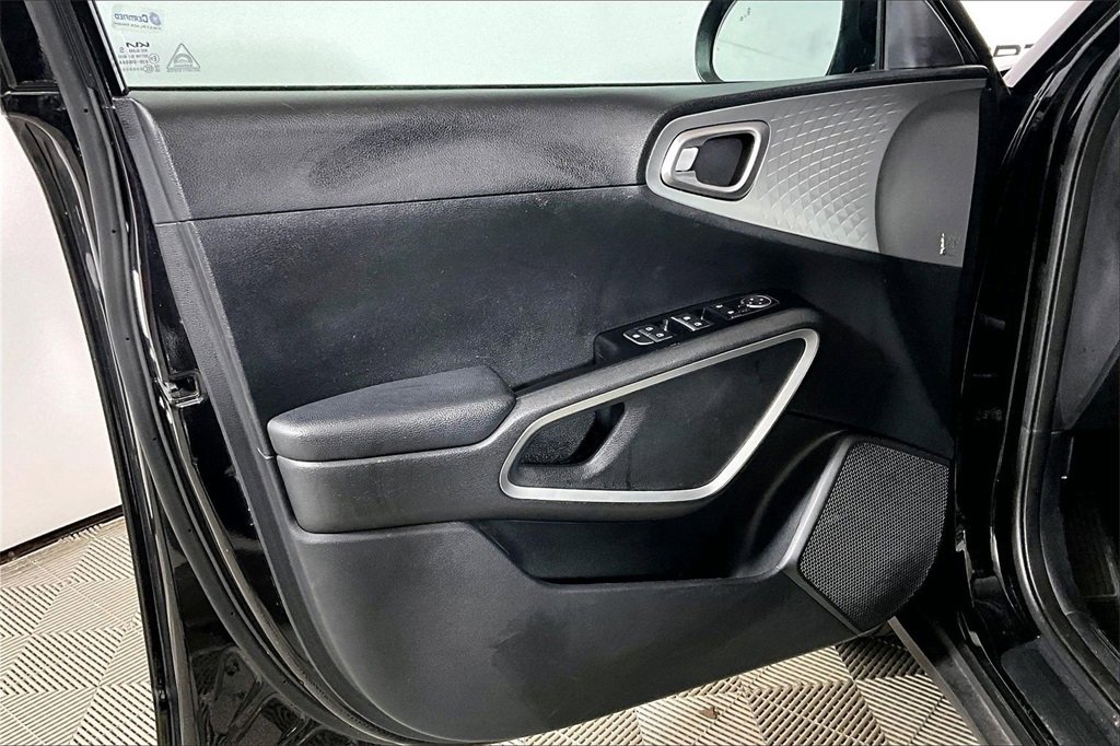 Used 2024 Kia Soul LX w/ Option Group 015 image 18