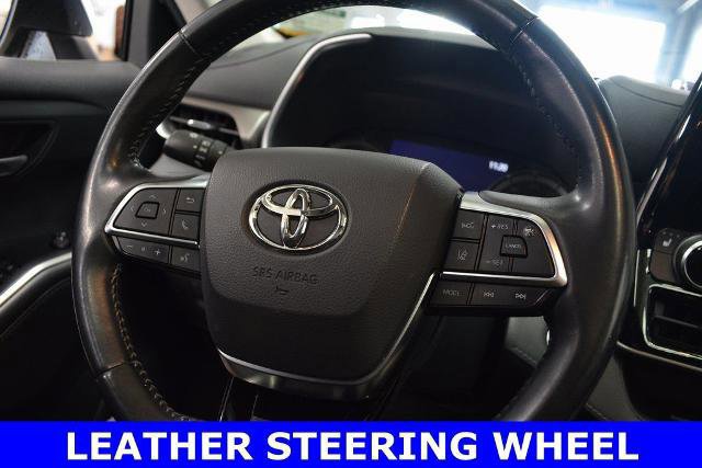 Used 2020 Toyota Highlander XLE AWD/4WD image 16