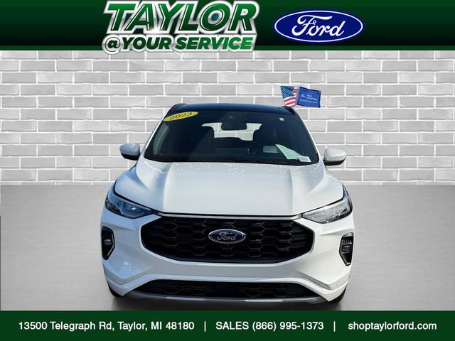Certified 2023 Ford Escape ST-Line Elite w/ Premium Technology Package image 2