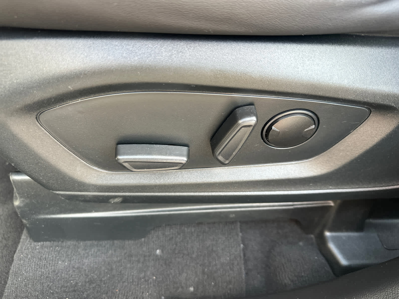 Certified 2022 Ford Explorer XLT w/ Equipment Group 202A image 26