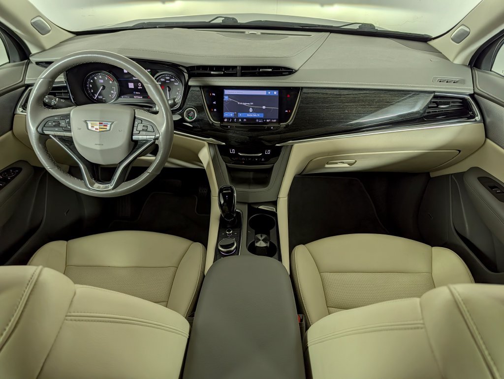 Used 2023 Cadillac XT6 Premium Luxury w/ Technology Package FWD image 17