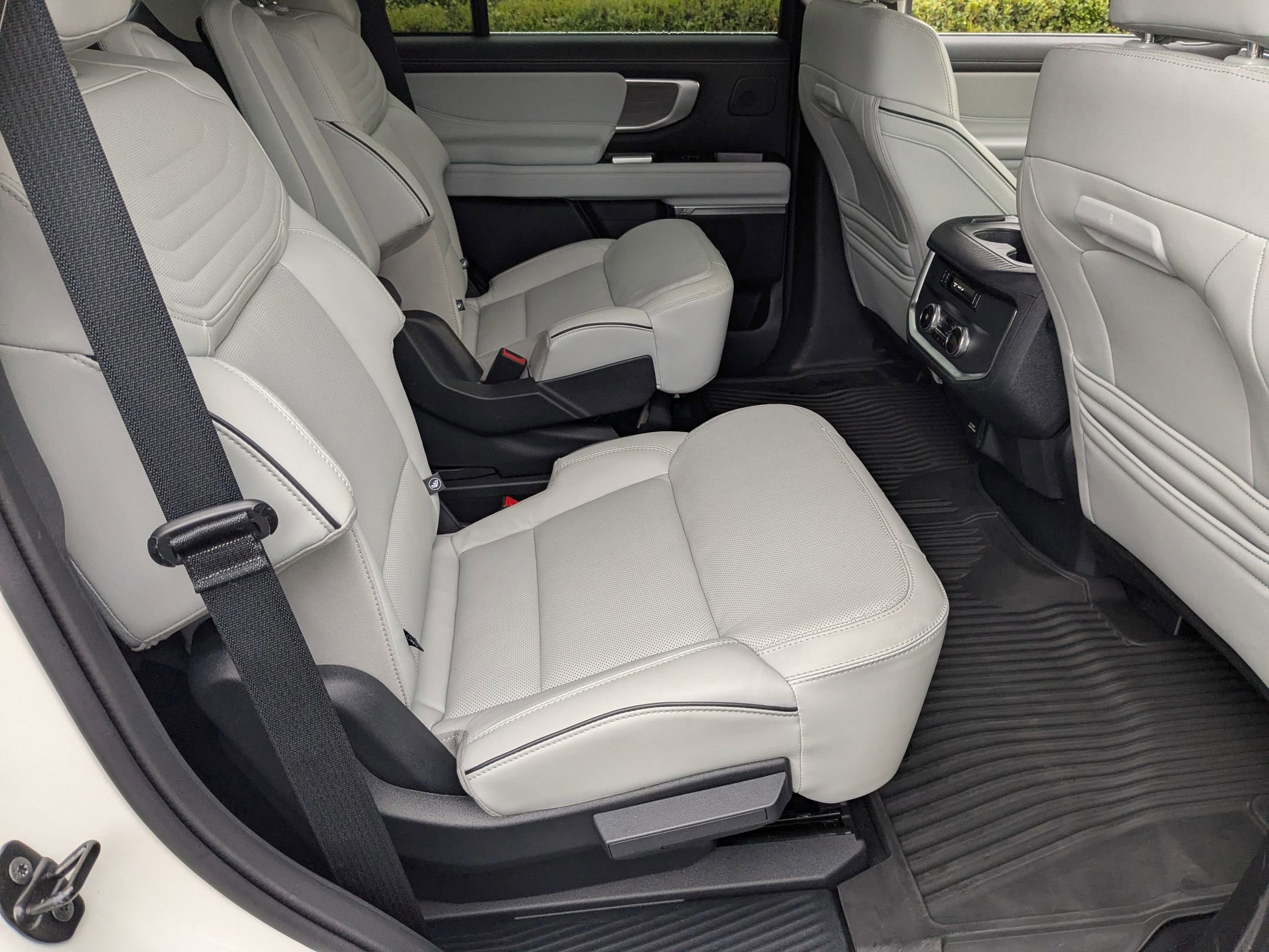 Certified 2025 Ford Expedition Platinum w/ Platinum Ultimate Package image 39