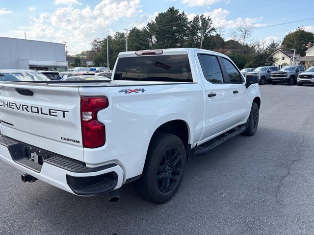 Used 2025 Chevrolet Silverado 1500 Custom w/ Turbomax Blackout Package AWD/4WD image 7