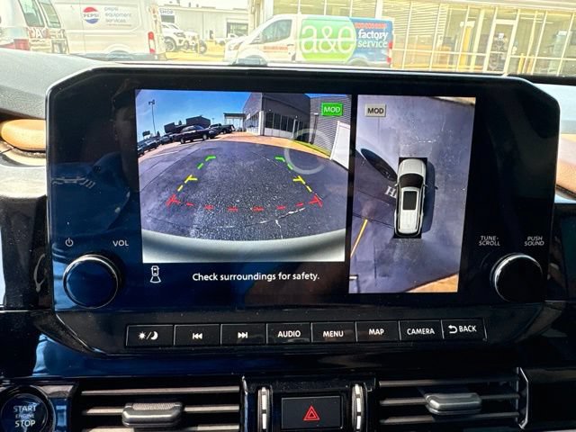 Used 2025 Nissan Pathfinder Platinum FWD image 30