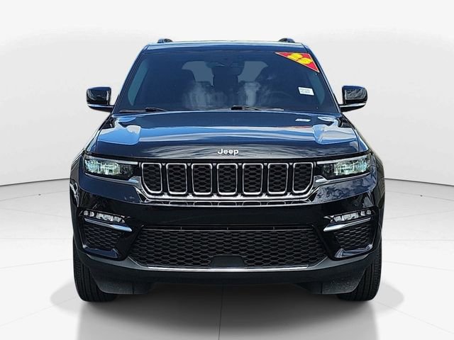 Used 2023 Jeep Grand Cherokee Limited w/ Trailer Tow Prep Group (B) RWD image 10