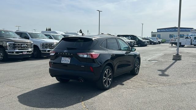 Certified 2021 Ford Escape SE w/ SE Sport Appearance Package FWD image 3