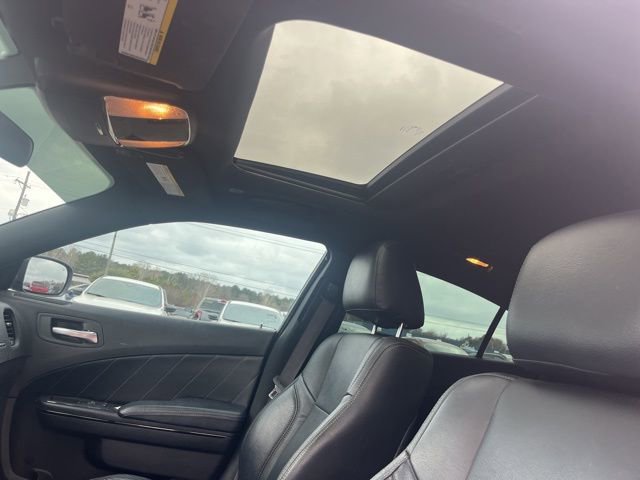 Used 2022 Dodge Charger SXT w/ Blacktop Package image 8