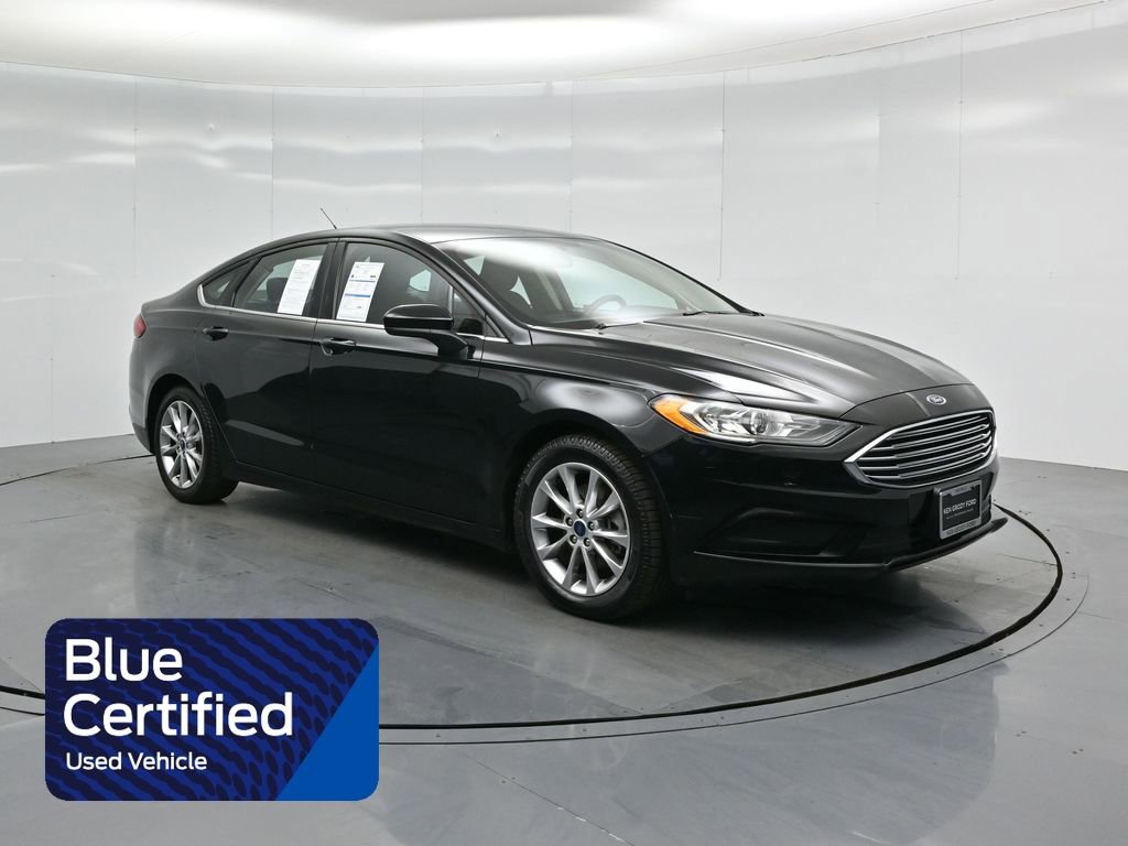 Certified 2017 Ford Fusion SE image 1