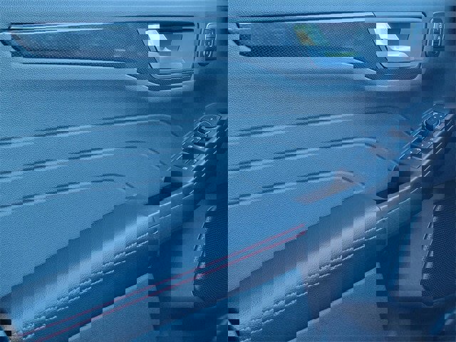 Certified 2025 Ford Escape ST-Line Elite w/ Premium Technology Package image 37