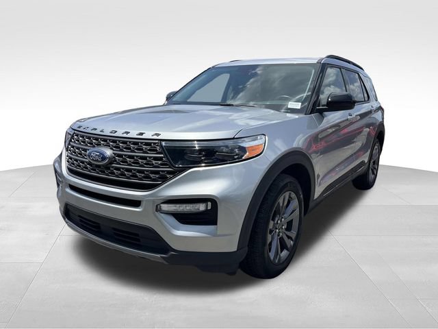 Certified 2024 Ford Explorer XLT w/ Equipment Group 202A AWD/4WD image 8